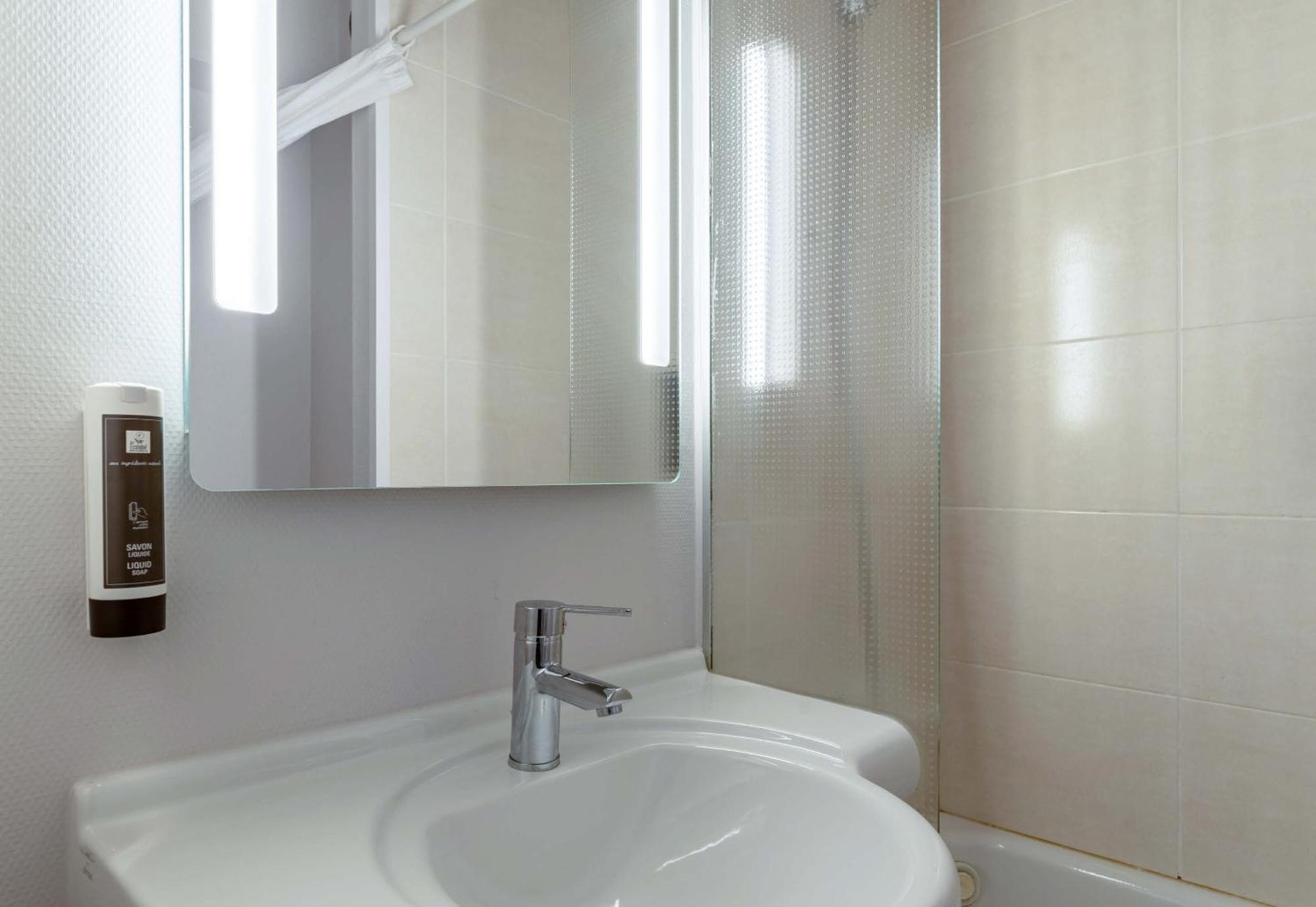 B&B Hotel Le Havre Harfleur 1 Buitenkant foto